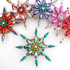 Many Beaded Christmas Ornament Craft Projects and Tutorials
