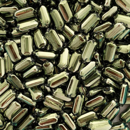 8 Forest Green Emerald Cut Blown Glass Beads .875" ~ Czech Republic