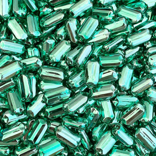8 Light Green Emerald Cut Blown Glass Beads .875" ~ Czech Republic