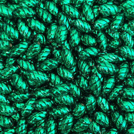 10 Green Twisted Oval Glass Beads 14mm ~ Czech Republic