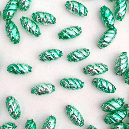 10 Light Green Twisted Oval Glass Beads 14mm ~ Czech Republic