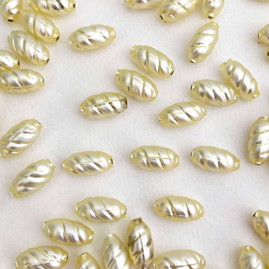 10 Matte Pale Yellow Twisted Oval Glass Beads 14mm ~ Czech Republic
