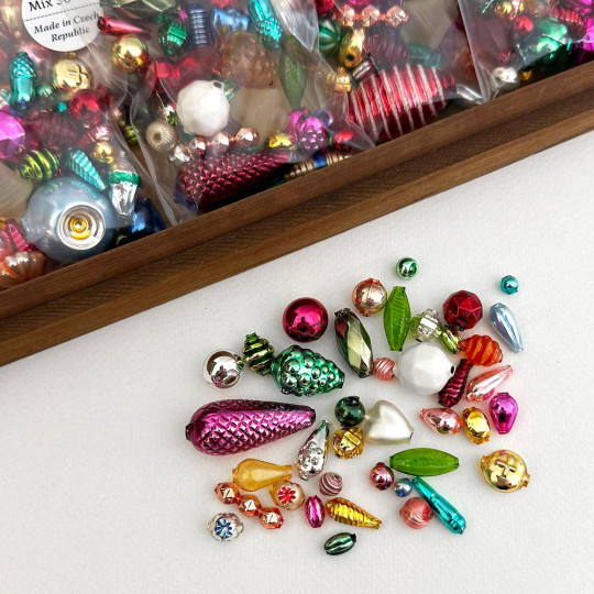 Glass Garland Beads Mixed Pack ~ 30 beads ~ Random Assortment + 1 Large Bead