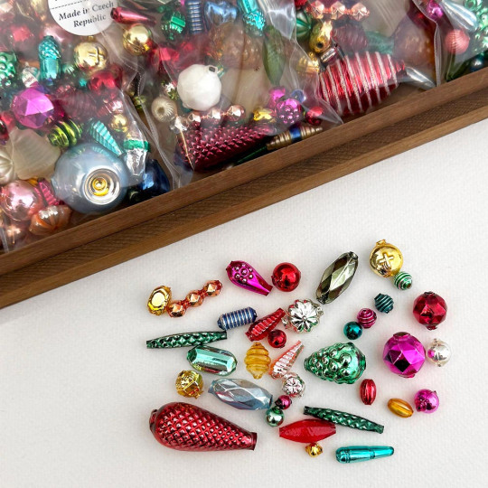 Glass Garland Beads Mixed Pack ~ 30 beads ~ Random Assortment + 1 Large Bead