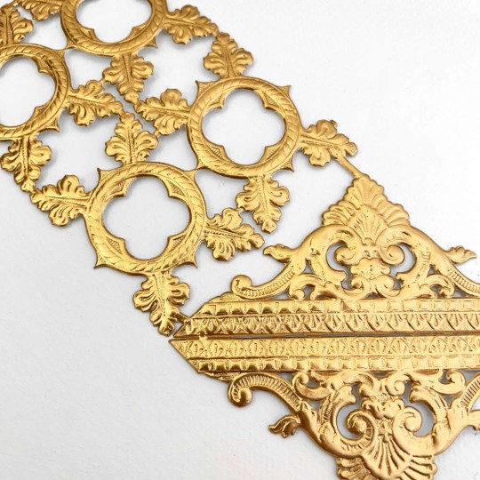 Antique Gold Dresden Foil Fancy Frames & Corners