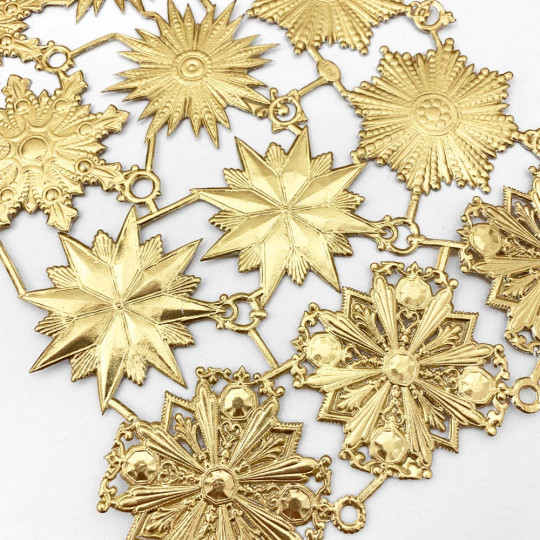 Gold Dresden Foil Medallions or Orders ~ 15 Assorted