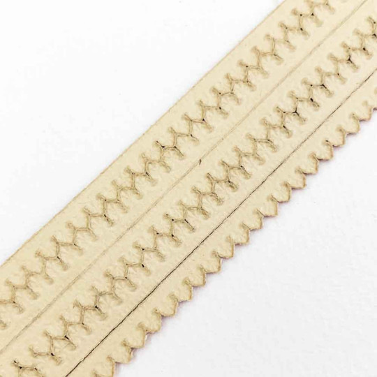Red Miniature Beaded Fleur de Lis Dresden Trim ~ 3/16"