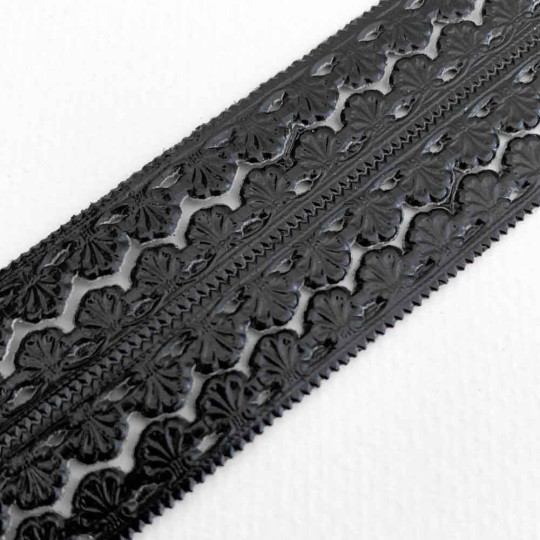Black Dresden Scallop Shell Trim ~ 3/8" wide