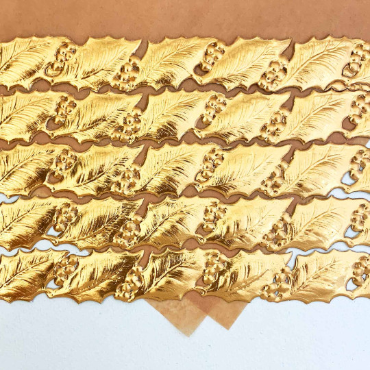 Antique Gold Holly and Berry XL Dresden Border Trim ~ 1" wide