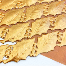 Antique Gold Holly and Berry XL Dresden Border Trim ~ 1" wide