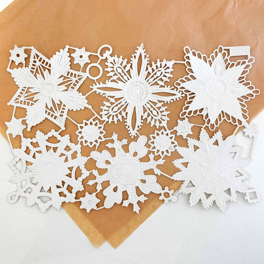 Antique White Paper Dresden Medallions ~ 6 Assorted