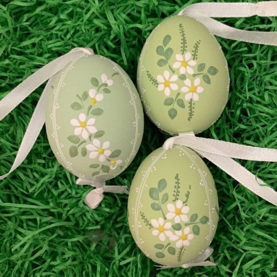 Daisies on Green Eastern European Floral Egg Ornament ~ Handmade in Slovakia