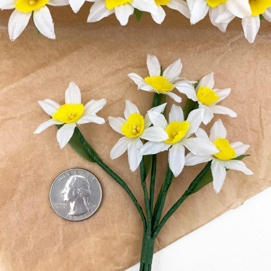 6 White and Yellow Fabric Narcissus Blossoms ~ Austria ~ 1-3/8"