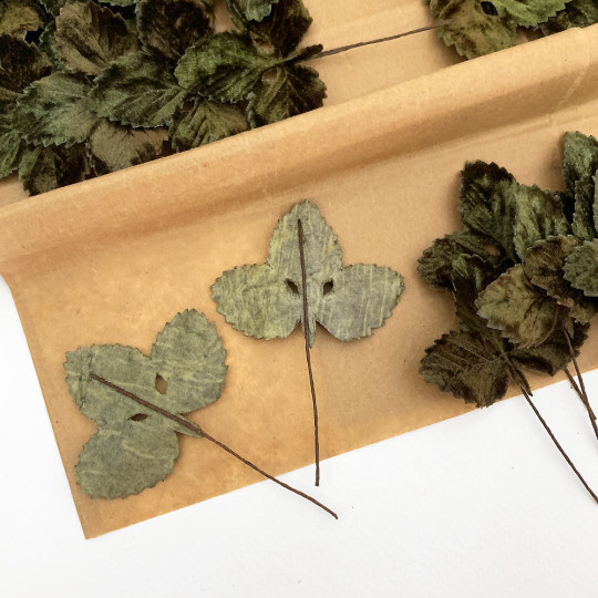Set of 12 Velvet Strawberry Leaves ~ DARK GREEN SHADED