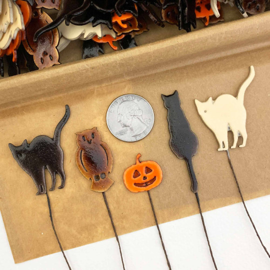 Halloween Mix Lacquered Craft Picks ~ Bundle of 15 Retro-Style Picks