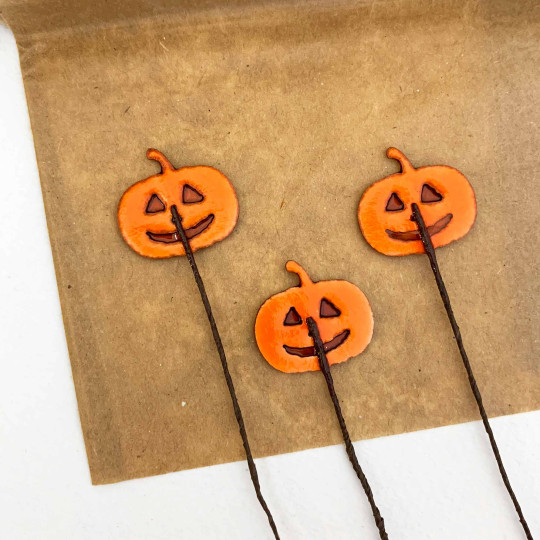 Orange Pumpkins Lacquered Craft Picks ~ Bundle of 12 Retro-Style Halloween Jack-O-Lantern Picks