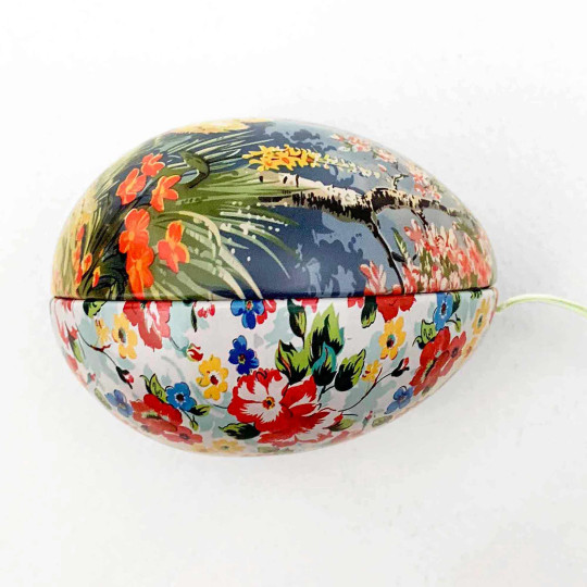 Nostalgic Ducklings Metal Easter Egg Tin and Ornament ~ 2-3/4" tall