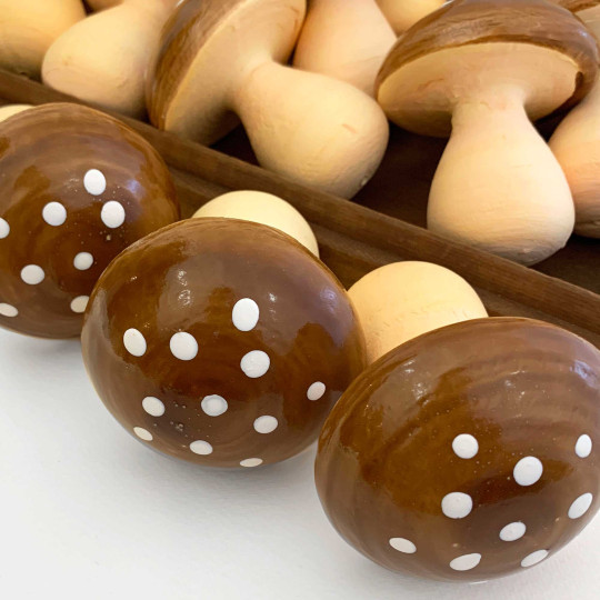 1 XL Spun Cotton Bulbous Mushroom ~ BROWN on YELLOW ~ 75 mm