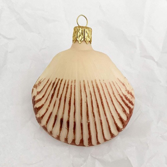 Blown Glass Clam Shell Ornament  ~ 2-1/2" tall
