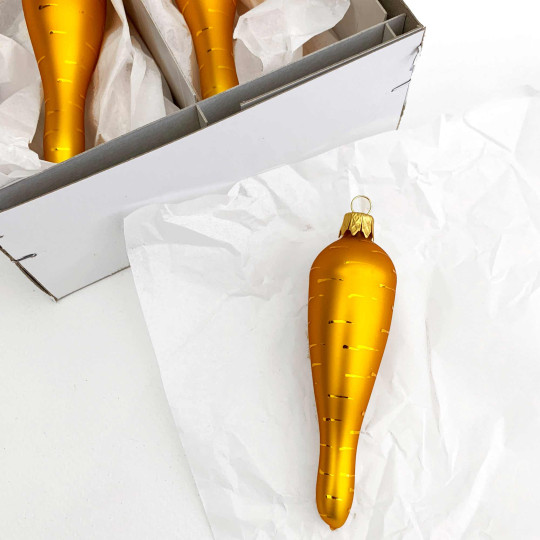 Matte Golden Yellow Heriloom Carrot Ornament ~ Czech Republic ~ 4-1/4" long
