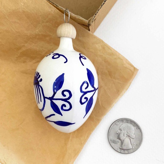 White Egg with Blue Pod and Leaves Blown Glass Ornament ~ Czech Republic ~ 2-1/2" tall