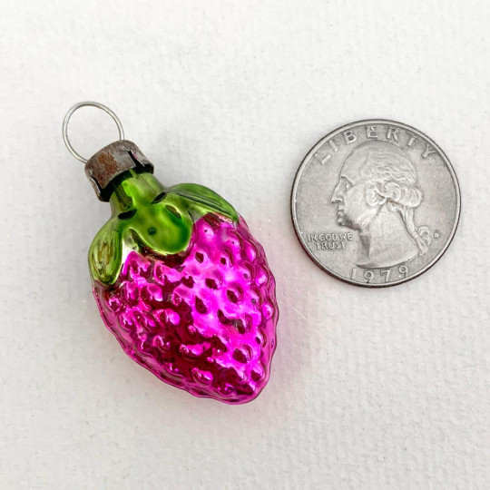 Petite Hot Pink Strawberry Blown Glass Ornament ~ Germany ~ 1-1/2" tall
