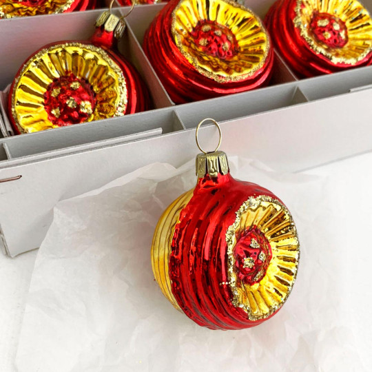 Shiny Red Blown Glass Sunflower Indent Ornament ~ Germany ~ 2" tall