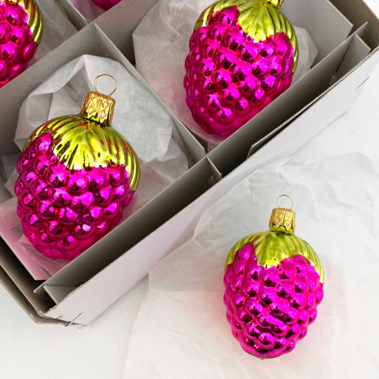 Hot Pink Berry Blown Glass Ornament ~ Czech Republic ~ 2-3/8" tall