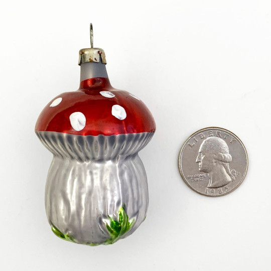 Mushroom with Grass Blown Glass Ornament ~ Germany ~ 2-1/4" tall