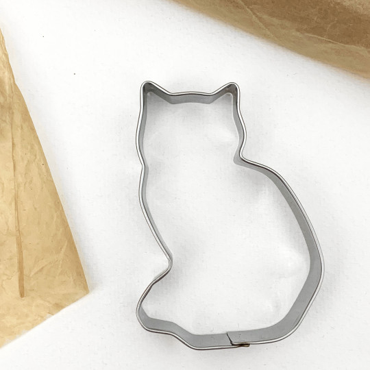 Sitting Cat Cookie Cutter ~ Sweden ~ 3-1/4" tall