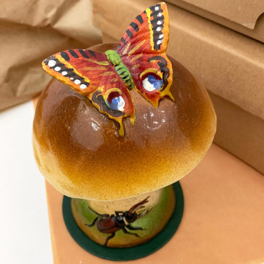 Brown Botanical Mushroom Papier Mache Candy Container ~ Germany ~ 6-1/2" tall