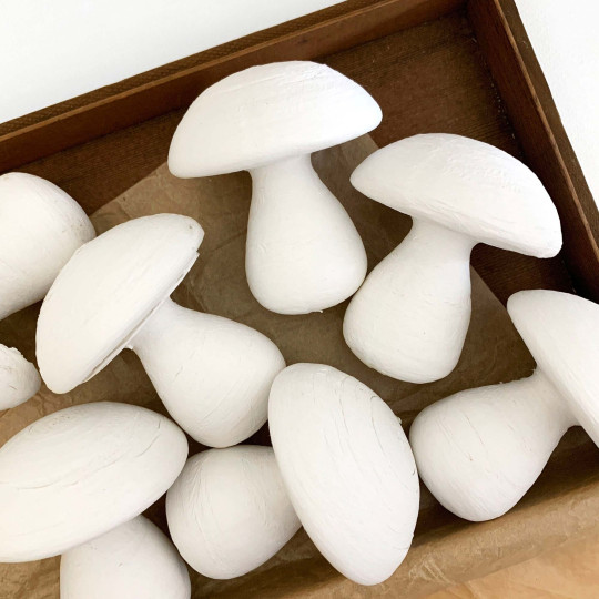 1 Extra Large Spun Cotton Bulbous Mushroom 3-3/8" ~ Czech Republic