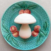 1 Extra Large Spun Cotton Bulbous Mushroom 3-3/8" ~ Czech Republic
