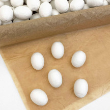 12 Spun Cotton Eggs or Berries ~ 21mm