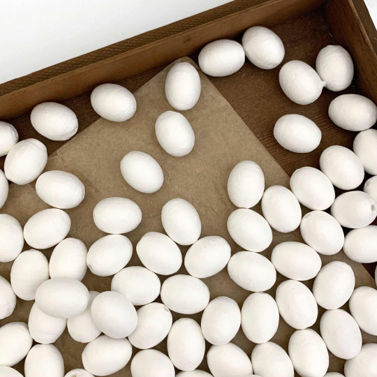12 Spun Cotton Eggs or Berries ~ 21mm