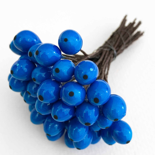 36 Lacquered Blue Berries with Black Dots~ 3/8"