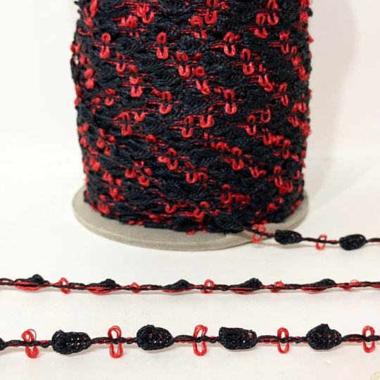 Old Store Stock Rosebud Trim in Red & Black