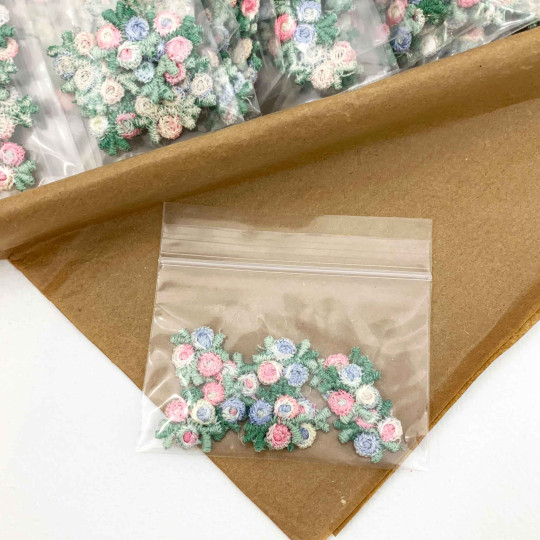 Venise Lace Rosebud Apliques ~ Set of 10 ~ MIXED PASTELS