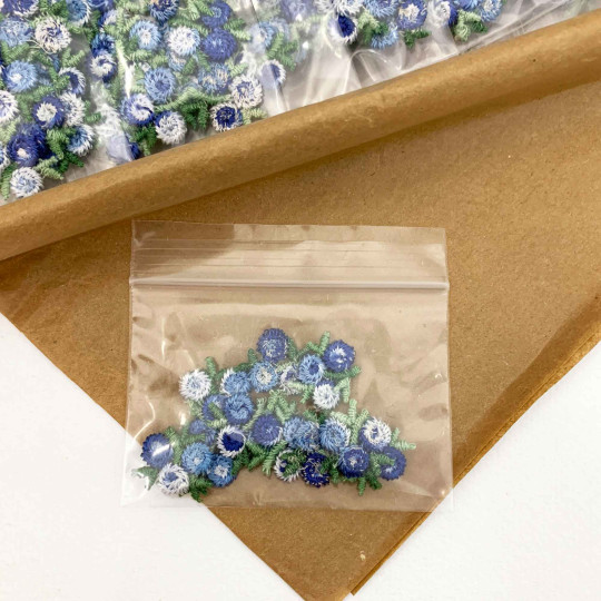Venise Lace Rosebud Apliques ~ Set of 10 ~ MIXED BLUE