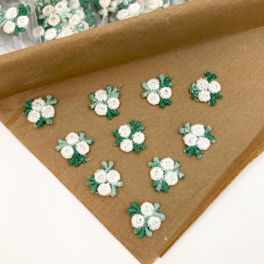 Venise Lace Rosebud Apliques ~ Set of 10 ~ WHITE