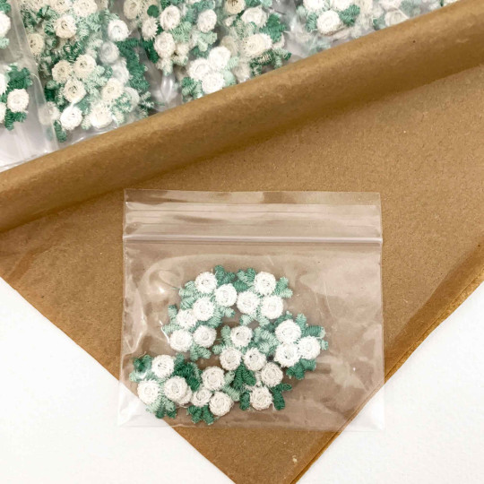 Venise Lace Rosebud Apliques ~ Set of 10 ~ WHITE