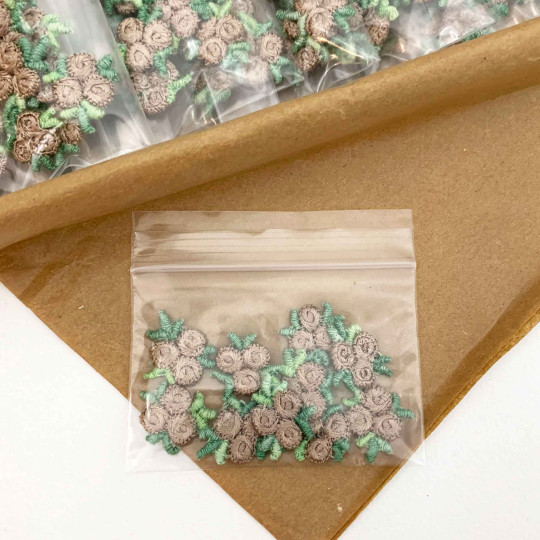 Venise Lace Rosebud Apliques ~ Set of 10 ~ COCOA BROWN