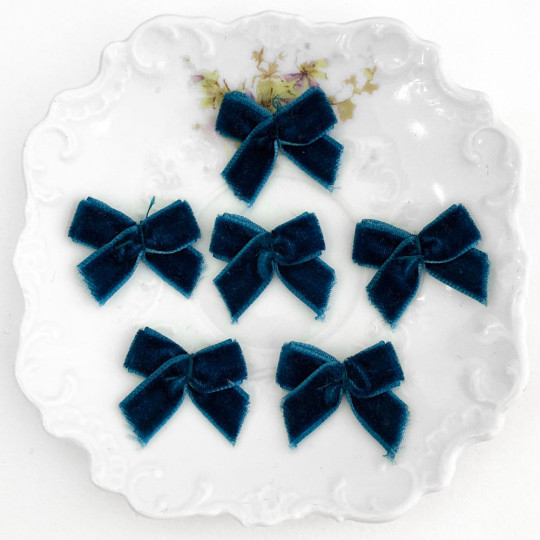Small Velvet Bows ~ Set of 6 ~ ULTRAMIARINE