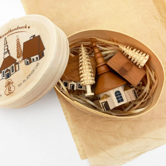Wooden Seiffen Village in Shaved Wood Box ~ Made in Erzgebirge Germany 